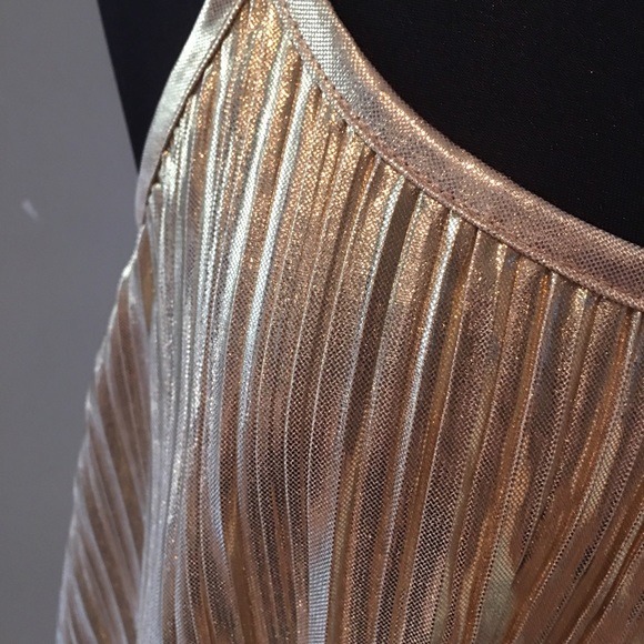 H&Mgokd metallic pleated top - Picture 3 of 4