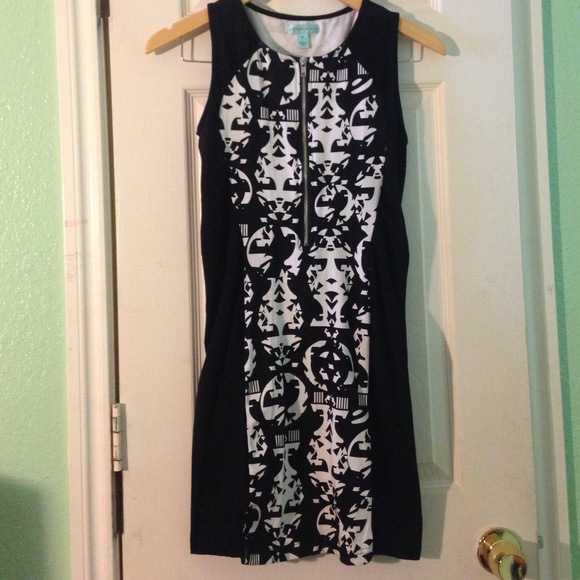 Edgy patterned mini dress - Picture 1 of 3