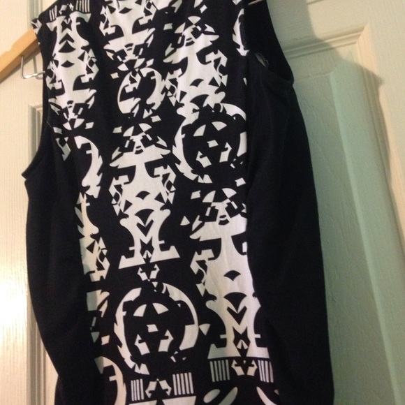 Edgy patterned mini dress - Picture 3 of 3