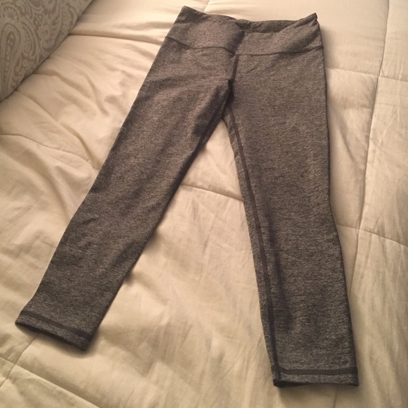 Victoria's Secret Crop Leggings - Picture 3 of 3