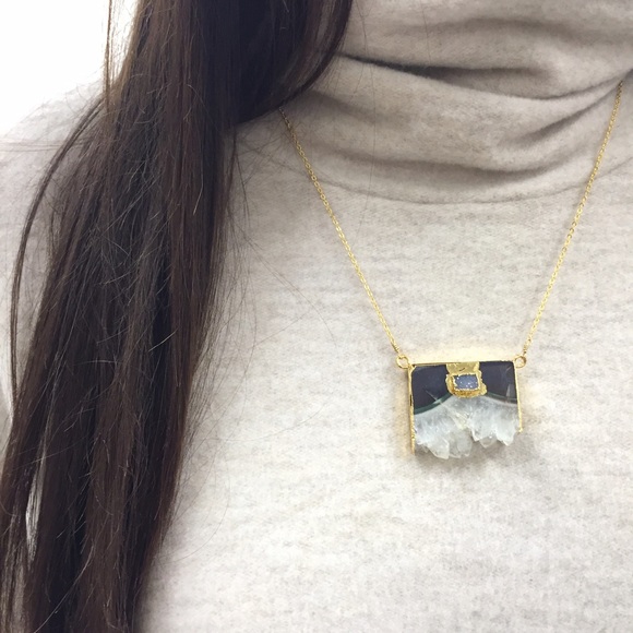 🚫SOLD🚫Raw Agate Stone Necklace