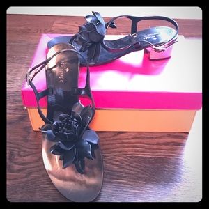 NIB Kate Spade black flower sandals w gold heels