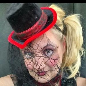 Meet your Posher, Sharon