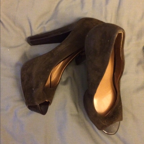 brown 6' heals with 1' platforms