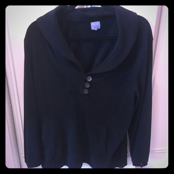 Black kangaroo pocket sweatshirt