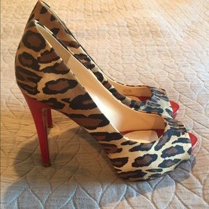 Guess leopard print/red heels