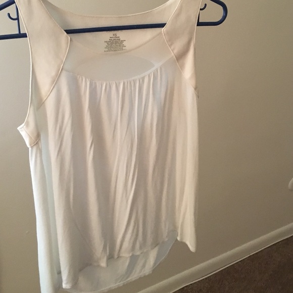 Jennifer Lopez flowy white tank