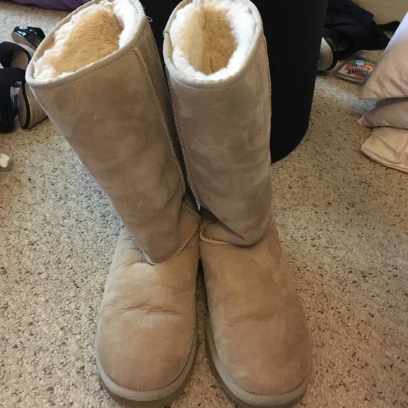 Boots - Picture 2 of 3