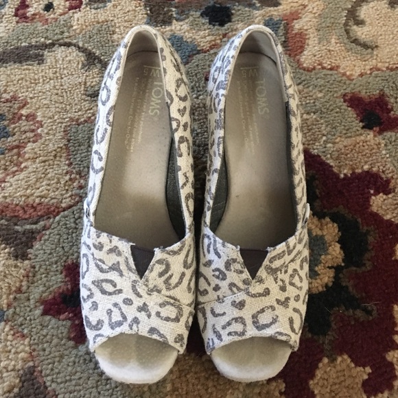 :: TOMS Wedges ::