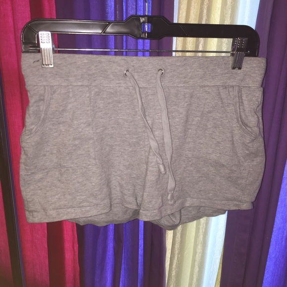Cute & comfy gray shorts 💞