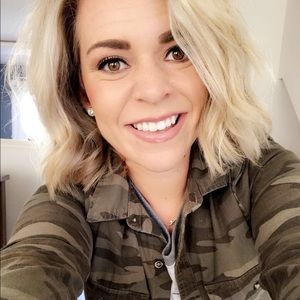 Meet your Posher, Alyssa