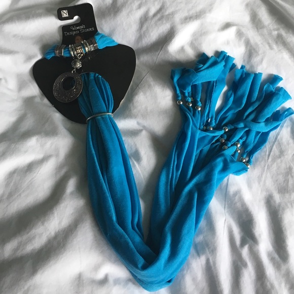 New designer scarf - Picture 1 of 4