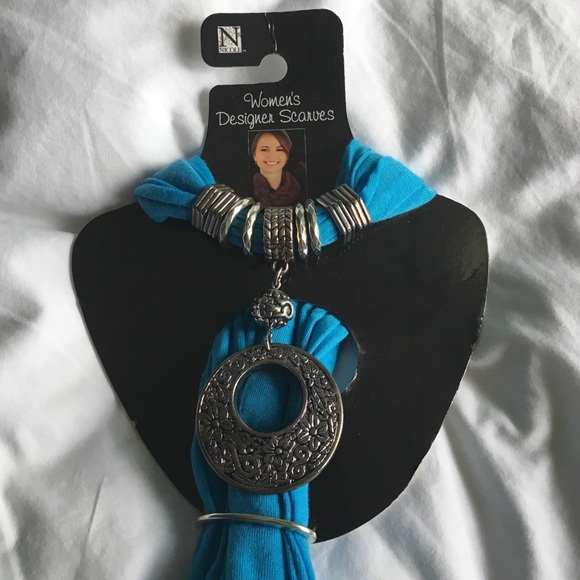 New designer scarf - Picture 2 of 4