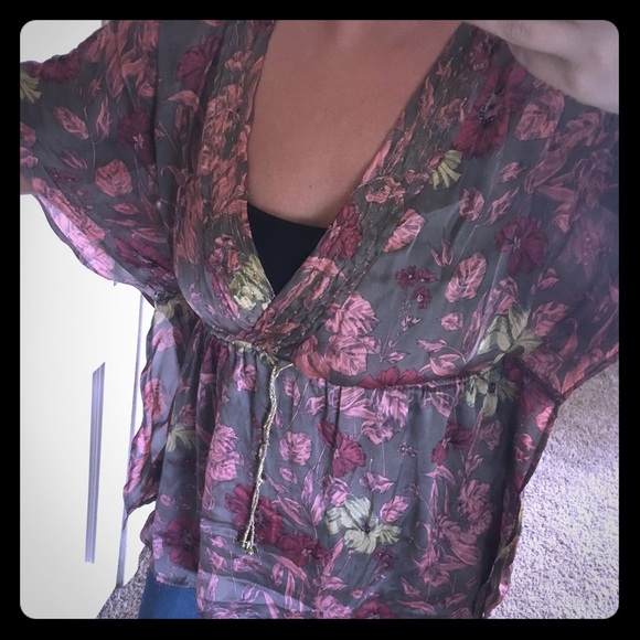 DKNY Tops - 🌟🌟DKNY silky top
