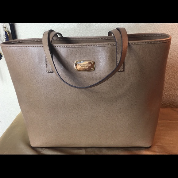 Michael Kors tan leather tote
