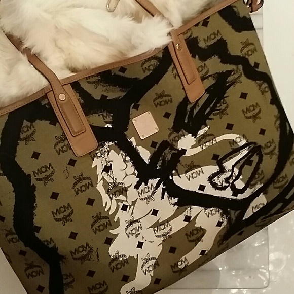 LG MCM REVERSIBLE TOTE PATRICA FIELDS SEX&TheCITY - Picture 1 of 3