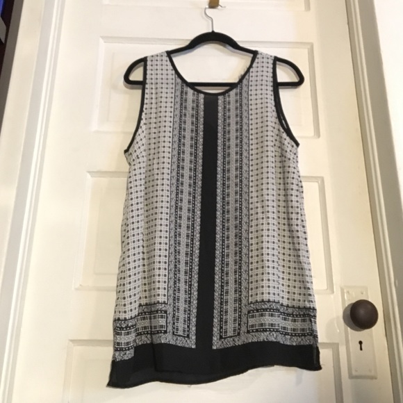 🔺🔺SOLD 🔺🔺Lightweight blouse black and white - Picture 1 of 3