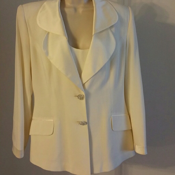 Piradina sz12 ivory tux jacket, satin trim - Picture 1 of 4