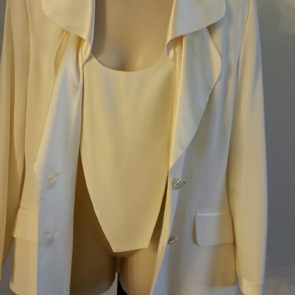 Piradina sz12 ivory tux jacket, satin trim - Picture 2 of 4