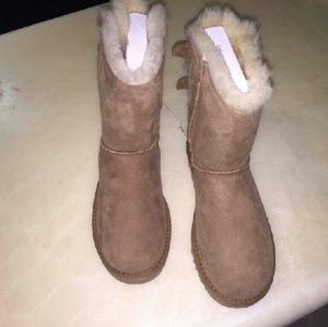 Corduroy bow chestnut Uggs!