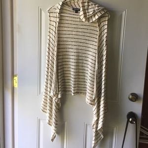 Sleeveless Hooded cover-up