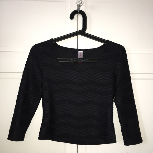 Black cropped top