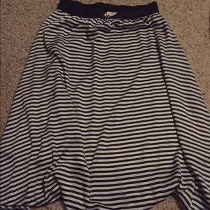 Lularoe BRAND NEW Lola skirt size M
