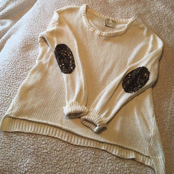 Crew neck sweater w/ bronze sequined elbow patches