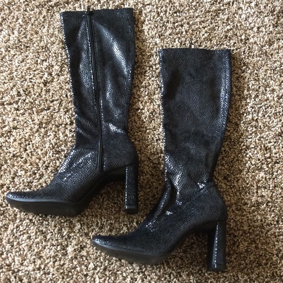 $129 CHINESE LAUNDRY Heel Black Boots - NEW 6 1/2
