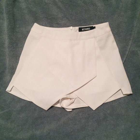 White envelope skort