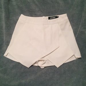 White envelope skort