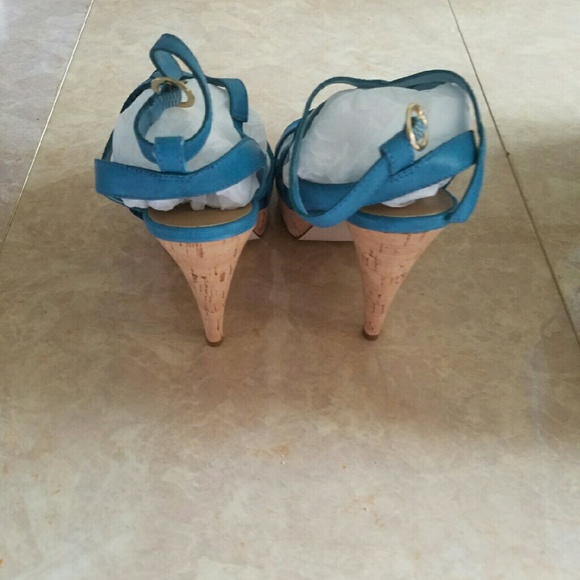 Sandals - Picture 2 of 3