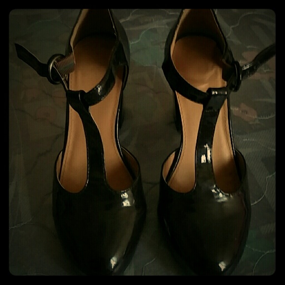 Super cute T-strap heels