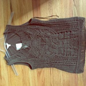 Crochet front sleeveless shirt