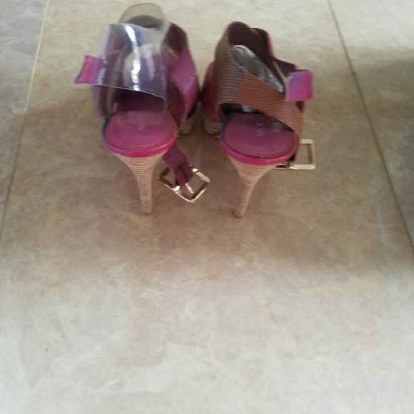 Sandals - Picture 3 of 3