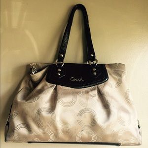 SALE ‼️Authentic COACH Bag 👜‼️