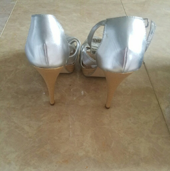 Sandals - Picture 2 of 3