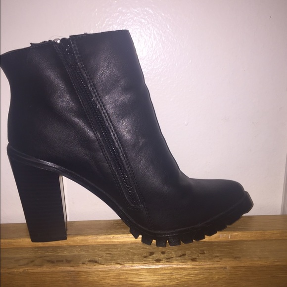 Black booties - Picture 2 of 2