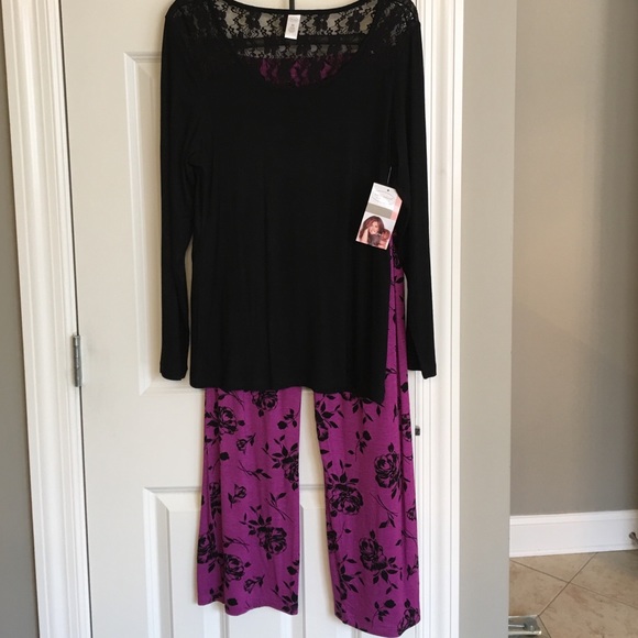 Two piece loungewear...never worn