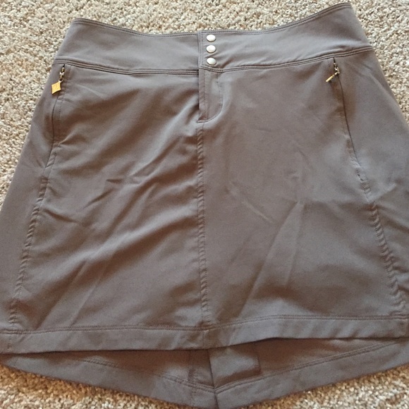 Quality Stretch Techy material golf skort!