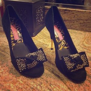 Betesy Johnson Pumps