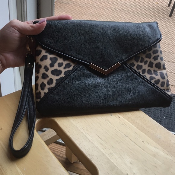 Large Black & Leopard Wristlet 🐆
