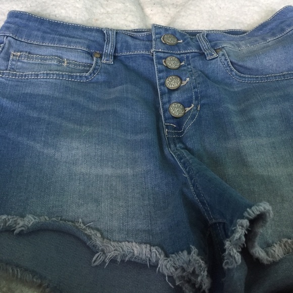 Cut off shorts