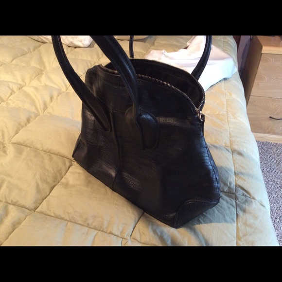 Ladylike black croc- look embossed PVC bag - Picture 3 of 3