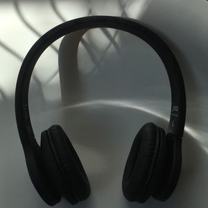 Bluetooth headphones