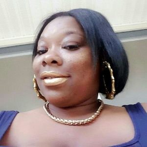 Meet your Posher, Monica