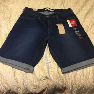 NWWT Levis woman's jean Levi shorts 🔷GREAT DEAL🔷
