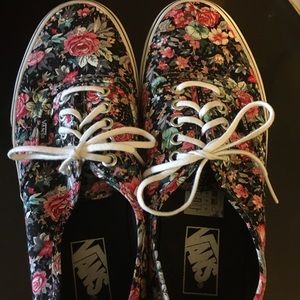 Vans classics floral size 9 woman's