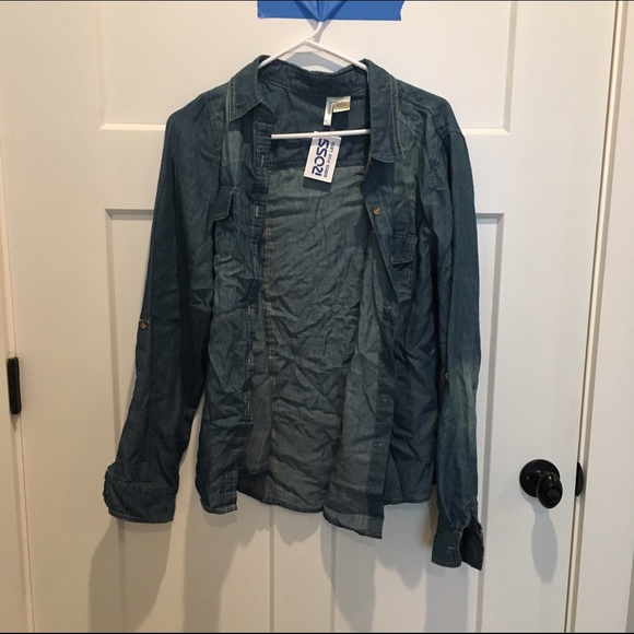 Cute blue jeans button up