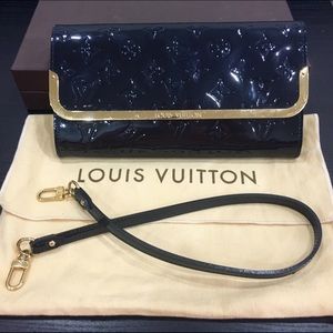 Louis Vuitton Vernis Rossmore MM Clutch Navy